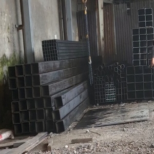 Thép hộp 180x180x12