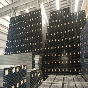 Thép hộp 30x60 dày 1mm/ 1.2mm/ 1.4mm/ 1.5mm/ 1.8mm/ 2.0mm/ 2.3mm/ 2.5mm/ 2.8mm/ 3.0mm