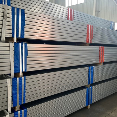 Thép hộp chữ nhật 30x60x1.8